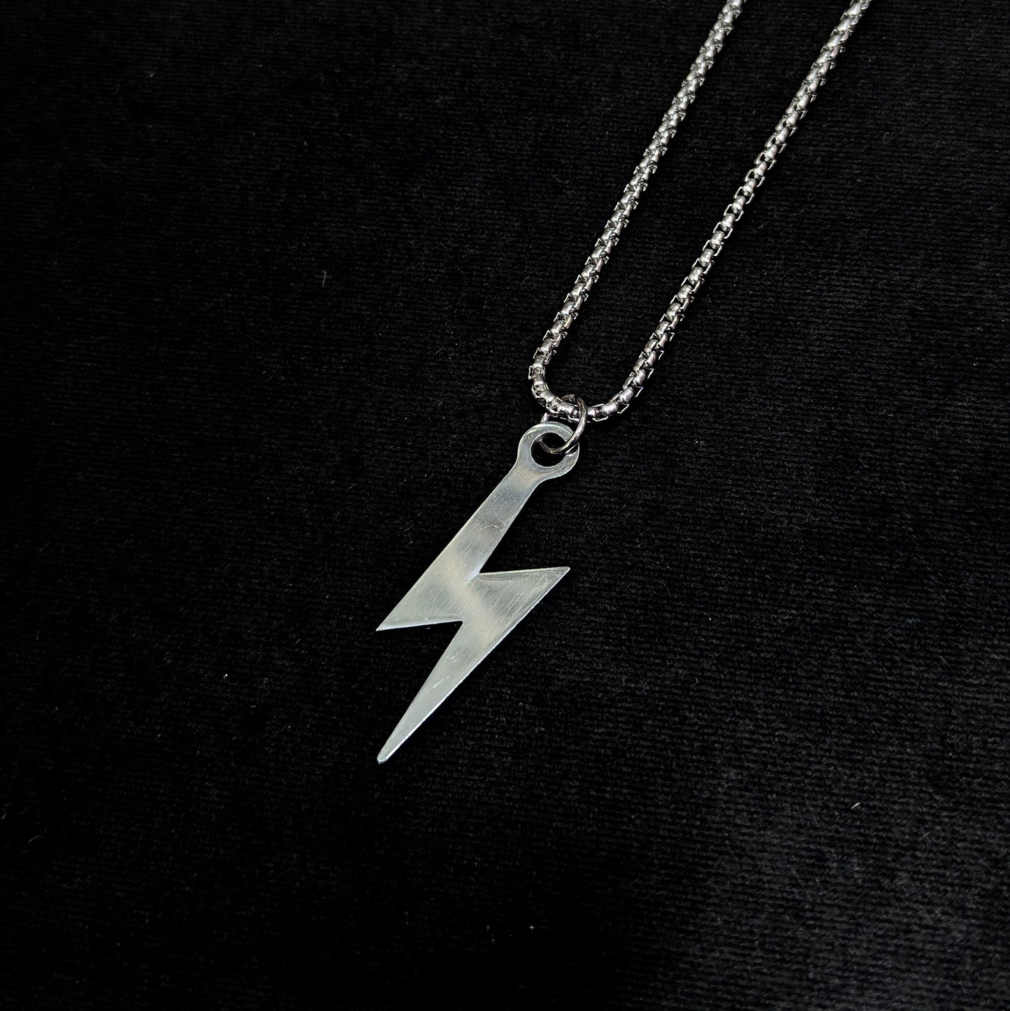 Bolt locket